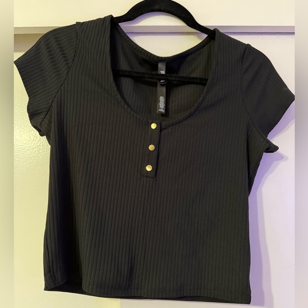 Victoria’s Secret Sport- Black Ribbed Button-Front Crop Top